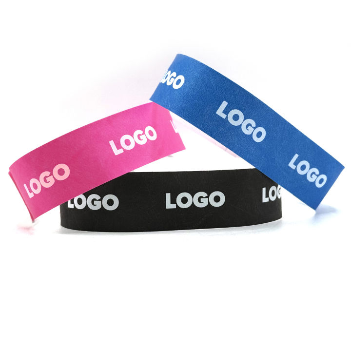 Tyvek-Armbänder mit weißem Aufdruck